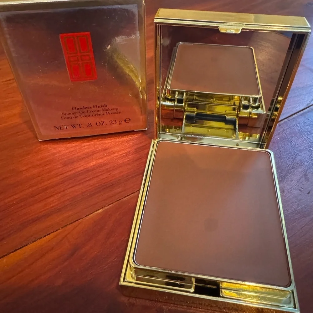 Elizabeth Arden Flawless Finish Foundation - 37 Chesnut